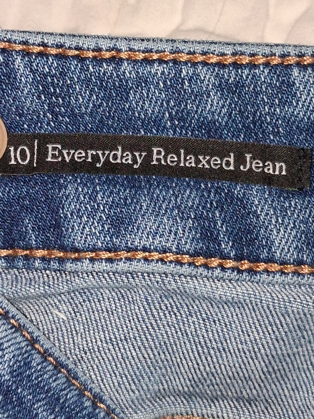 Talbots Women's Everyday Relaxed Jeans; Size 10; Raw Hem; High Rise - Picture 7 of 9